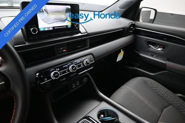 Certified 2025 Honda Pilot Sport image 12