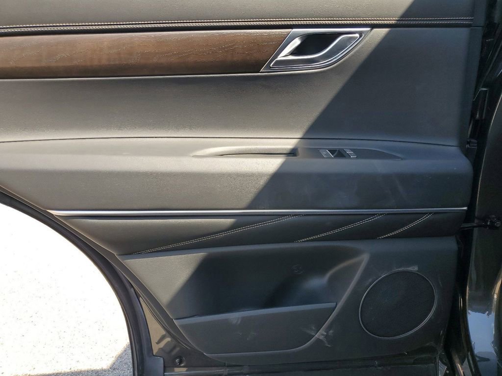 Used 2024 Genesis GV80 3.5T image 16