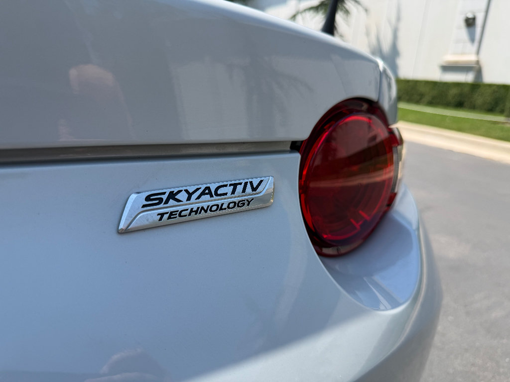 Used 2018 MAZDA MX-5 Miata Grand Touring RWD image 32