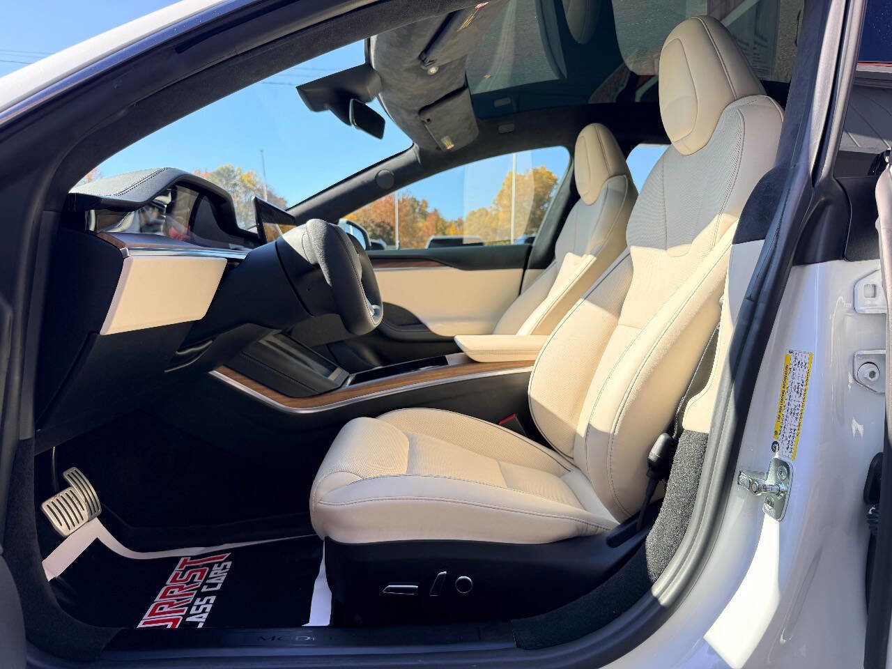 Used 2021 Tesla Model S Plaid image 14