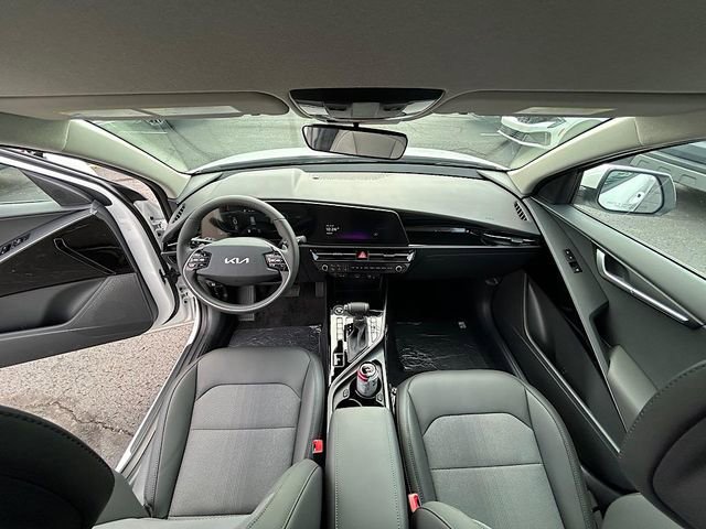 New 2025 Kia Niro LX image 23