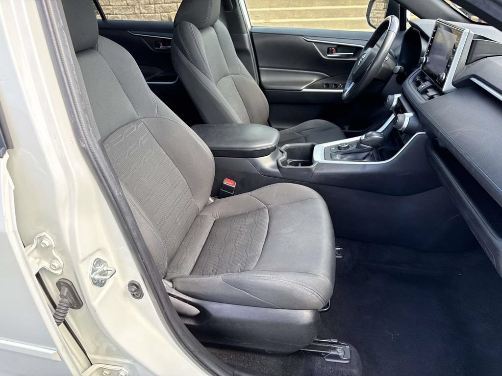 Used 2022 Toyota RAV4 SE w/ Convenience Package AWD/4WD image 7