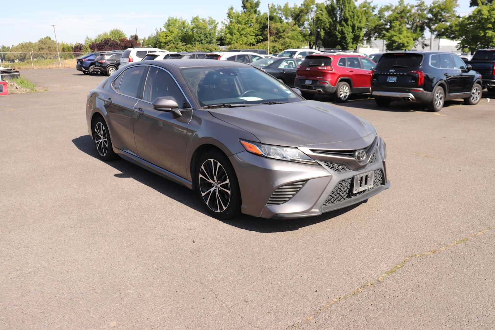 Certified 2019 Toyota Camry SE FWD image 3