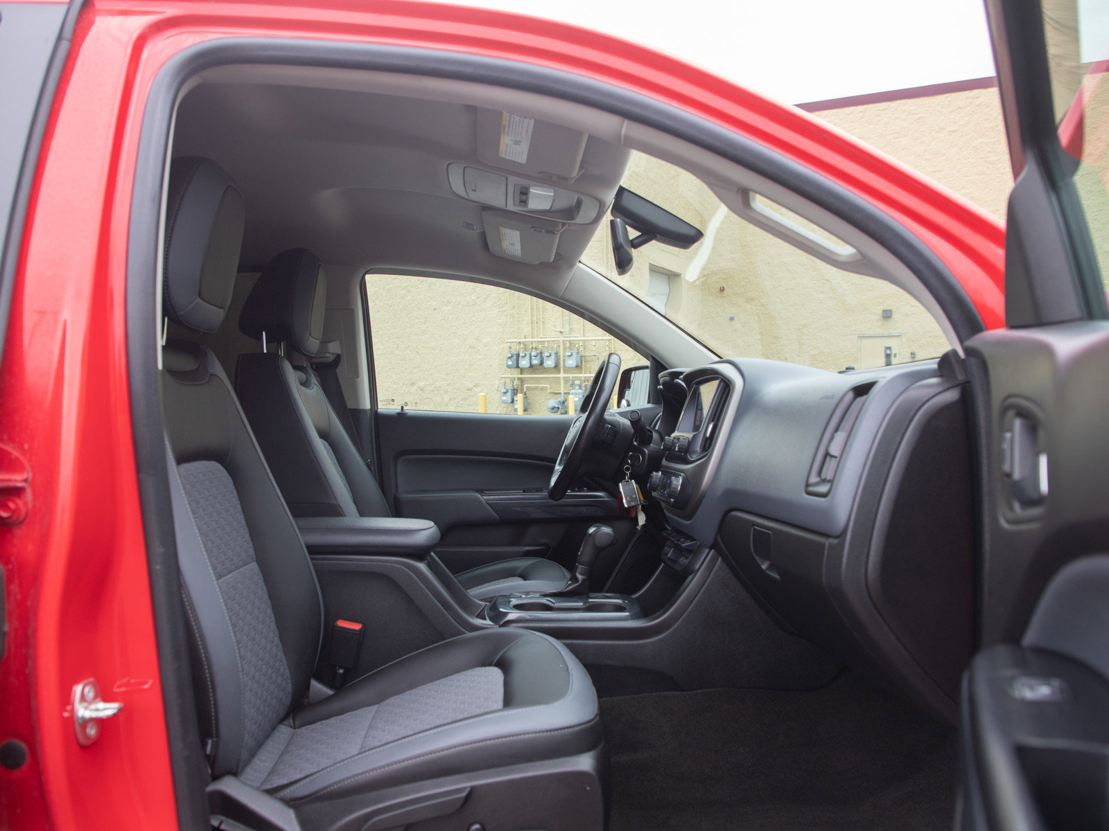 Used 2017 Chevrolet Colorado Z71 AWD/4WD image 11