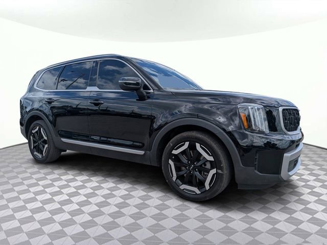 Used 2023 Kia Telluride EX image 2