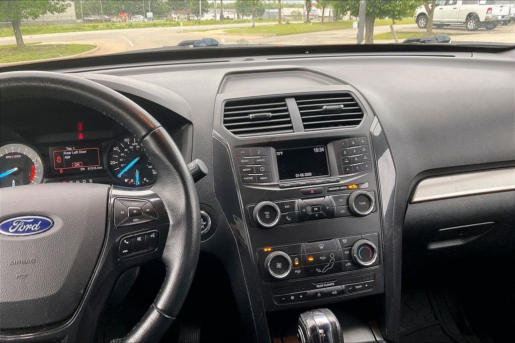 Used 2018 Ford Explorer XLT FWD image 6
