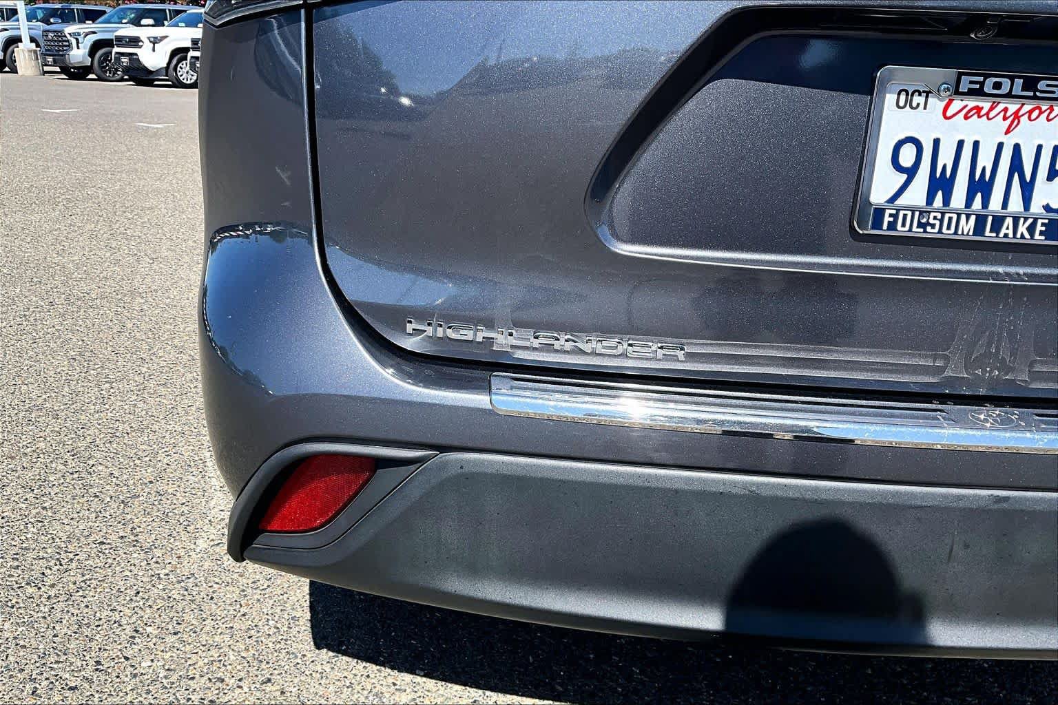 Used 2022 Toyota Highlander XLE FWD image 9