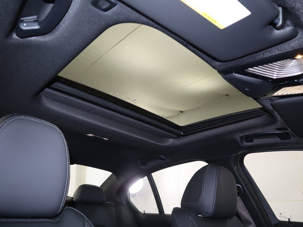 New 2026 BMW 330i xDrive Sedan w/ M Sport Package image 19