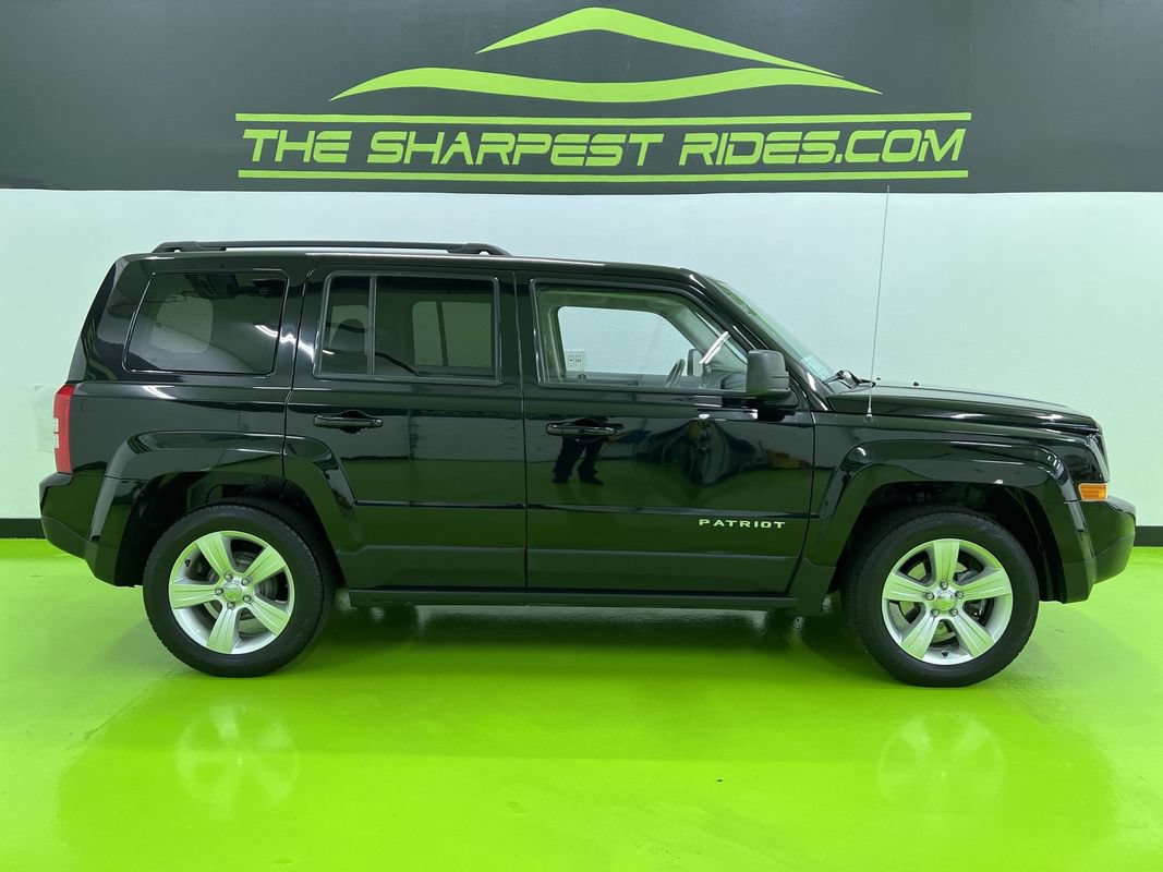 Used 2016 Jeep Patriot Latitude FWD image 11