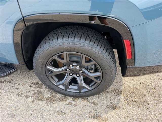 New 2026 Jeep Grand Wagoneer 4WD image 8