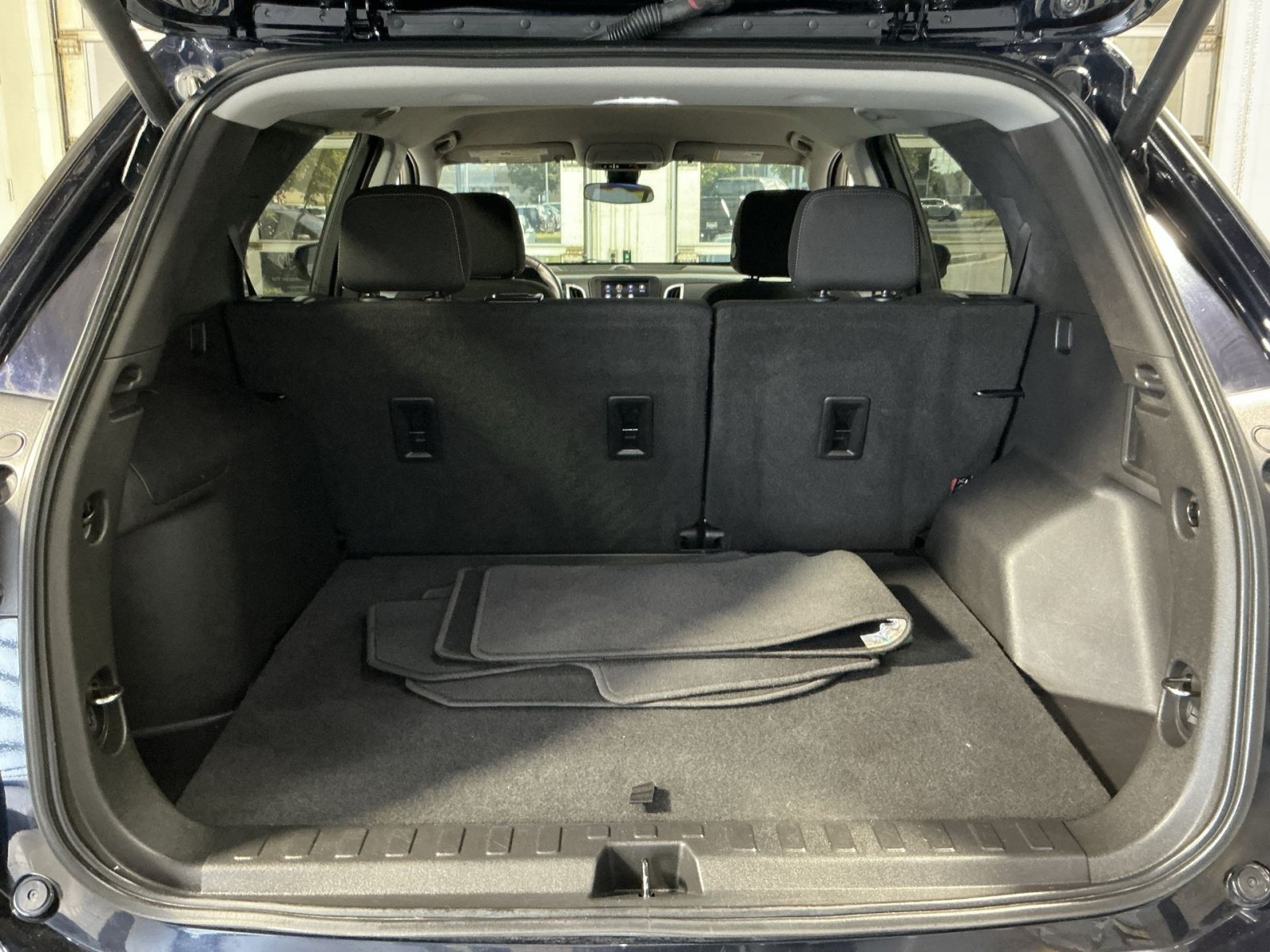 Used 2021 Chevrolet Equinox LT AWD/4WD image 25