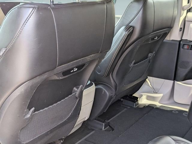 Used 2023 Chrysler Pacifica Touring-L FWD image 26