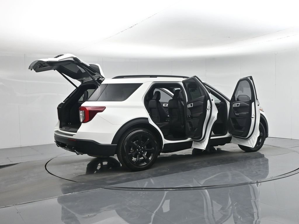 Certified 2023 Ford Explorer ST-Line w/ Class IV Trailer Tow Package image 6