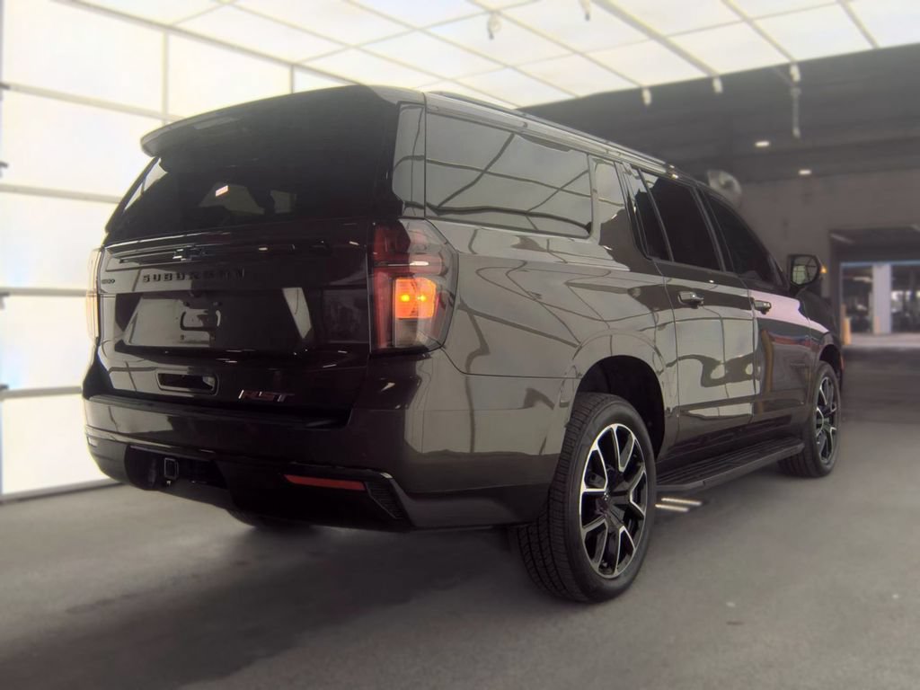 Used 2021 Chevrolet Suburban RST w/ Luxury Package AWD/4WD image 7
