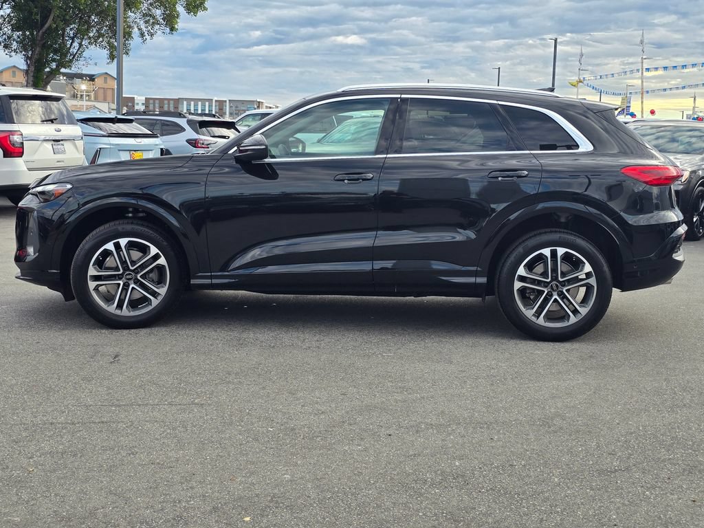 Used 2025 Audi Q5 Premium w/ Convenience Package AWD/4WD image 32
