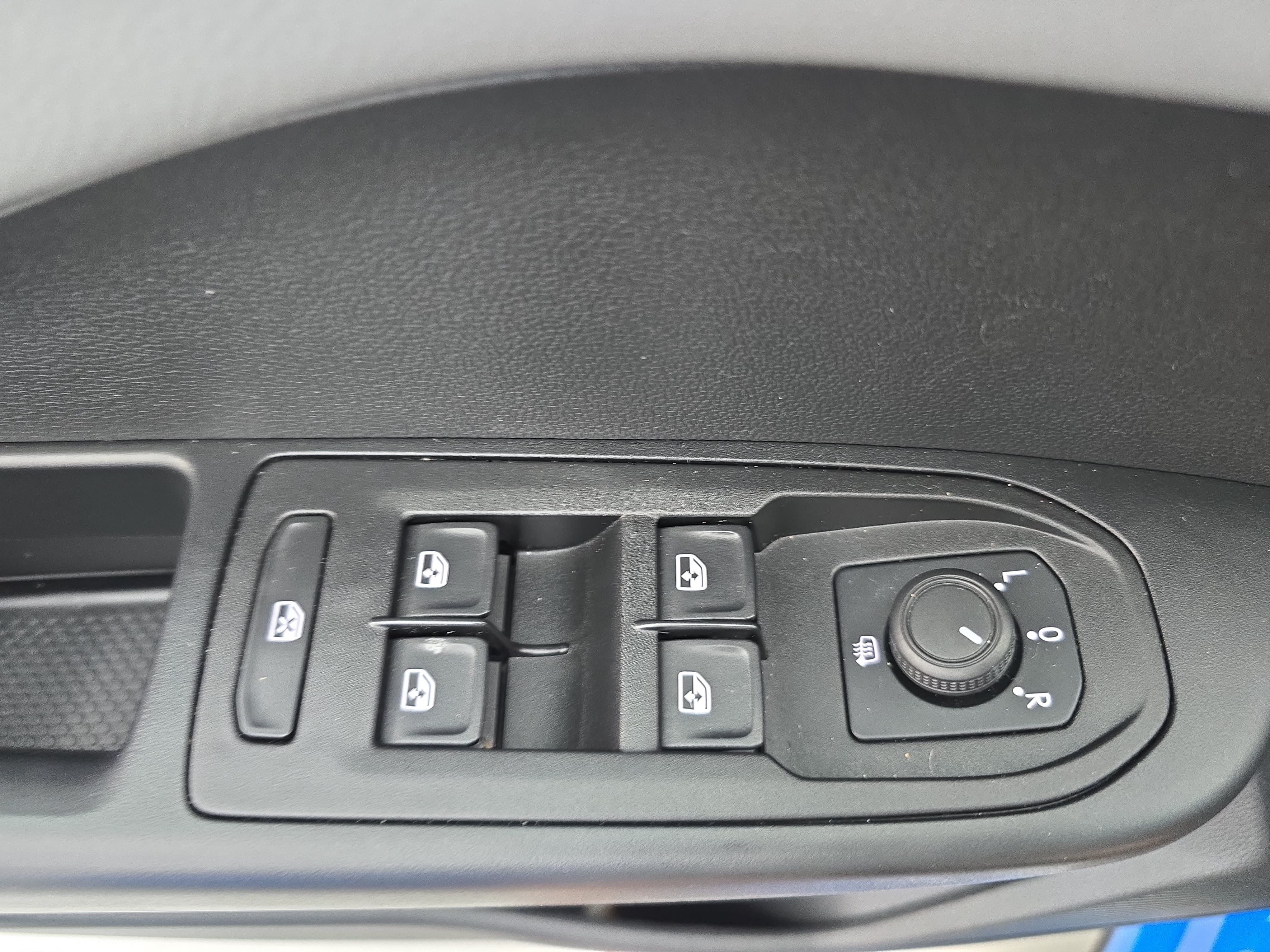 Used 2022 Volkswagen Taos SEL AWD/4WD image 27