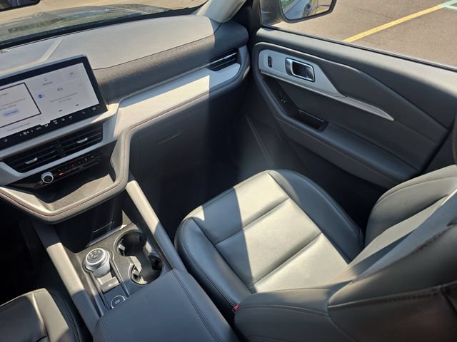 Certified 2025 Ford Explorer Active w/ Active Comfort Package AWD/4WD image 30
