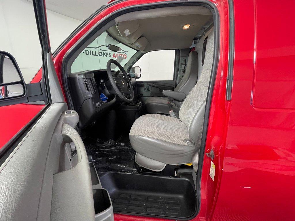 Used 2015 Chevrolet Express 2500 image 14