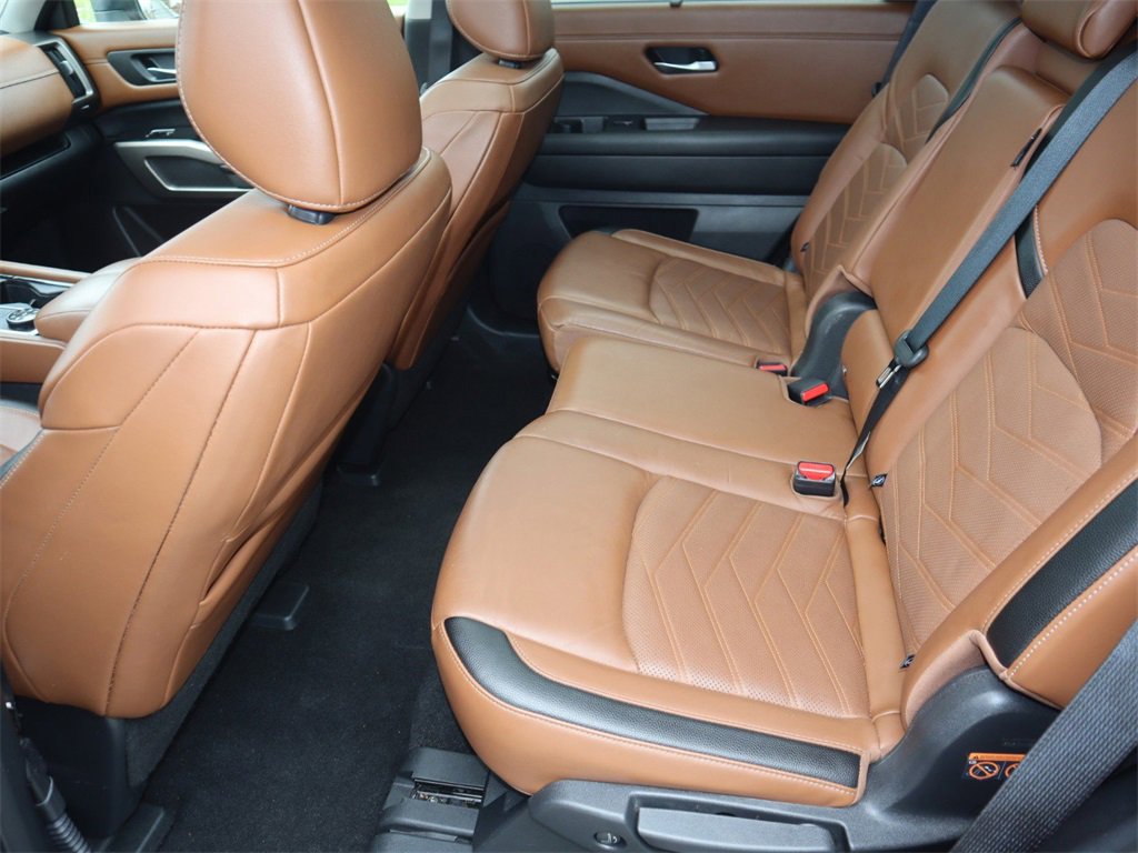 Certified 2022 Nissan Pathfinder Platinum w/ Cargo Package image 13