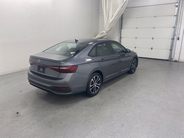 Used 2026 Volkswagen Jetta Sport FWD image 4