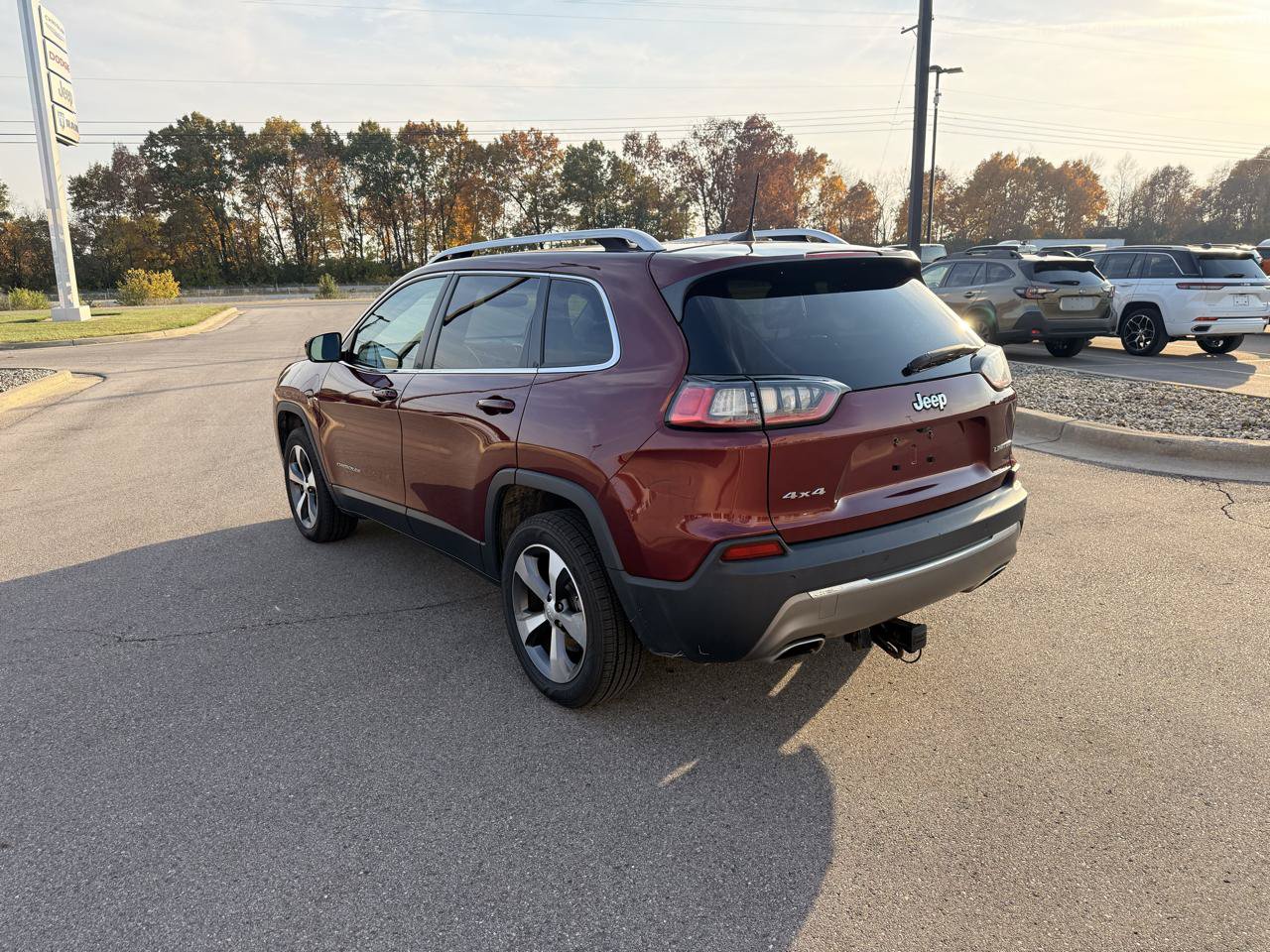 Used 2020 Jeep Cherokee Limited AWD/4WD image 5