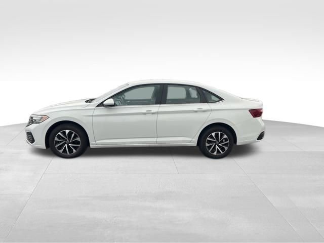 Used 2024 Volkswagen Jetta S image 4