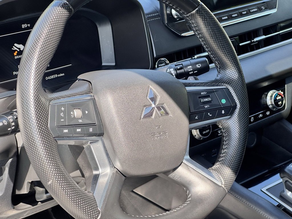 Used 2023 Mitsubishi Outlander 4WD image 17