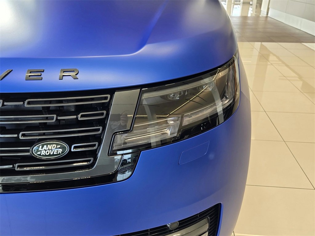 New 2025 Land Rover Range Rover SE image 6