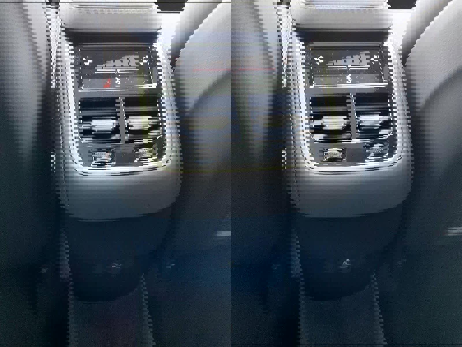 New 2026 Volvo XC90 B5 Plus w/ Protection Package AWD/4WD image 16