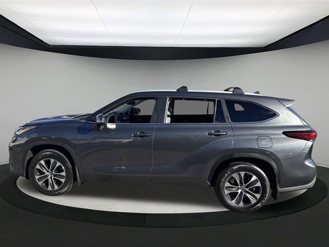 Used 2023 Toyota Highlander XLE image 13