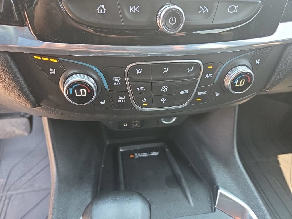 Used 2023 Chevrolet Traverse High Country w/ LPO, Floor Liner Package AWD/4WD image 20
