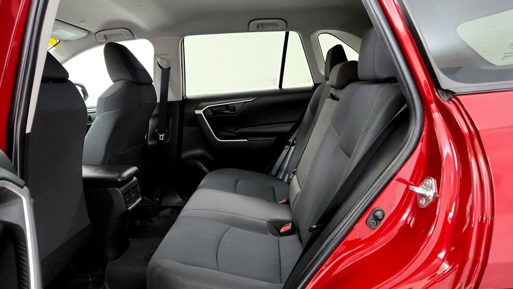 Used 2025 Toyota RAV4 LE AWD/4WD image 21