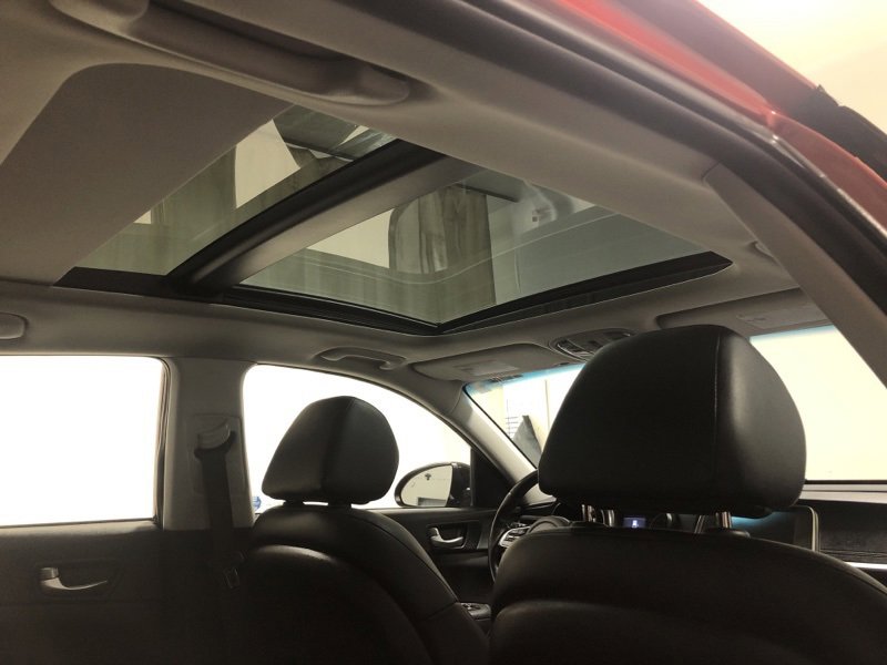 Used 2020 Kia Optima SE image 12