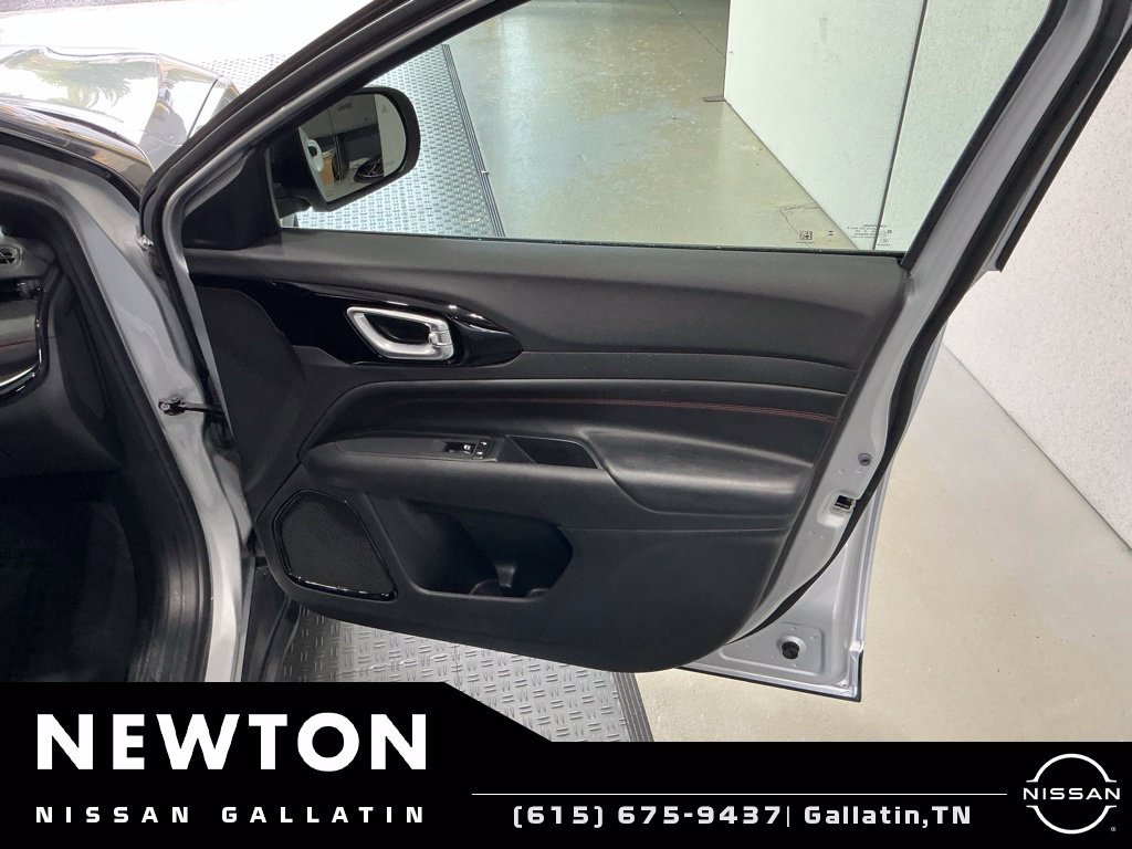Used 2025 Jeep Compass Trailhawk AWD/4WD image 44