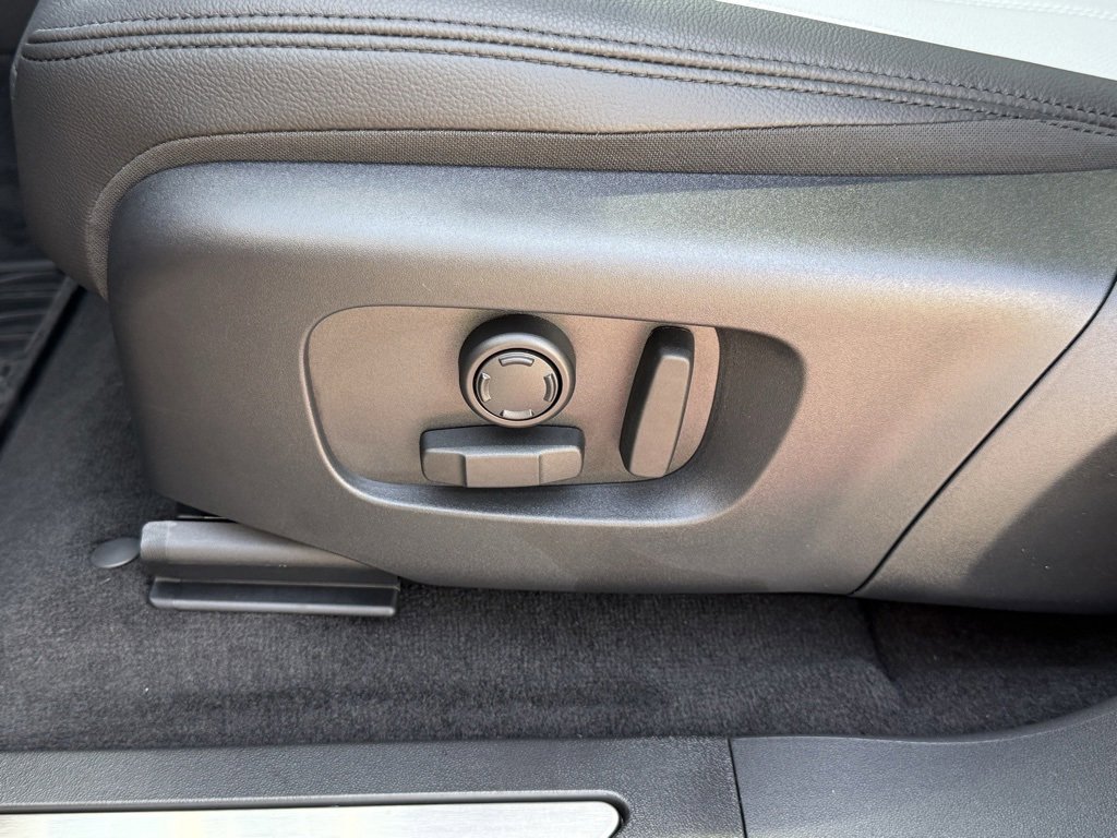 New 2026 Land Rover Range Rover Evoque Dynamic SE image 13