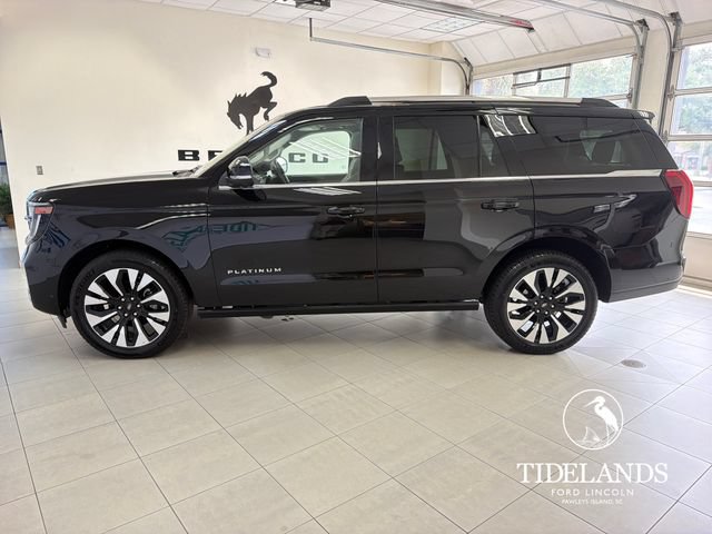 Certified 2025 Ford Expedition Platinum w/ Driver's Package AWD/4WD image 5