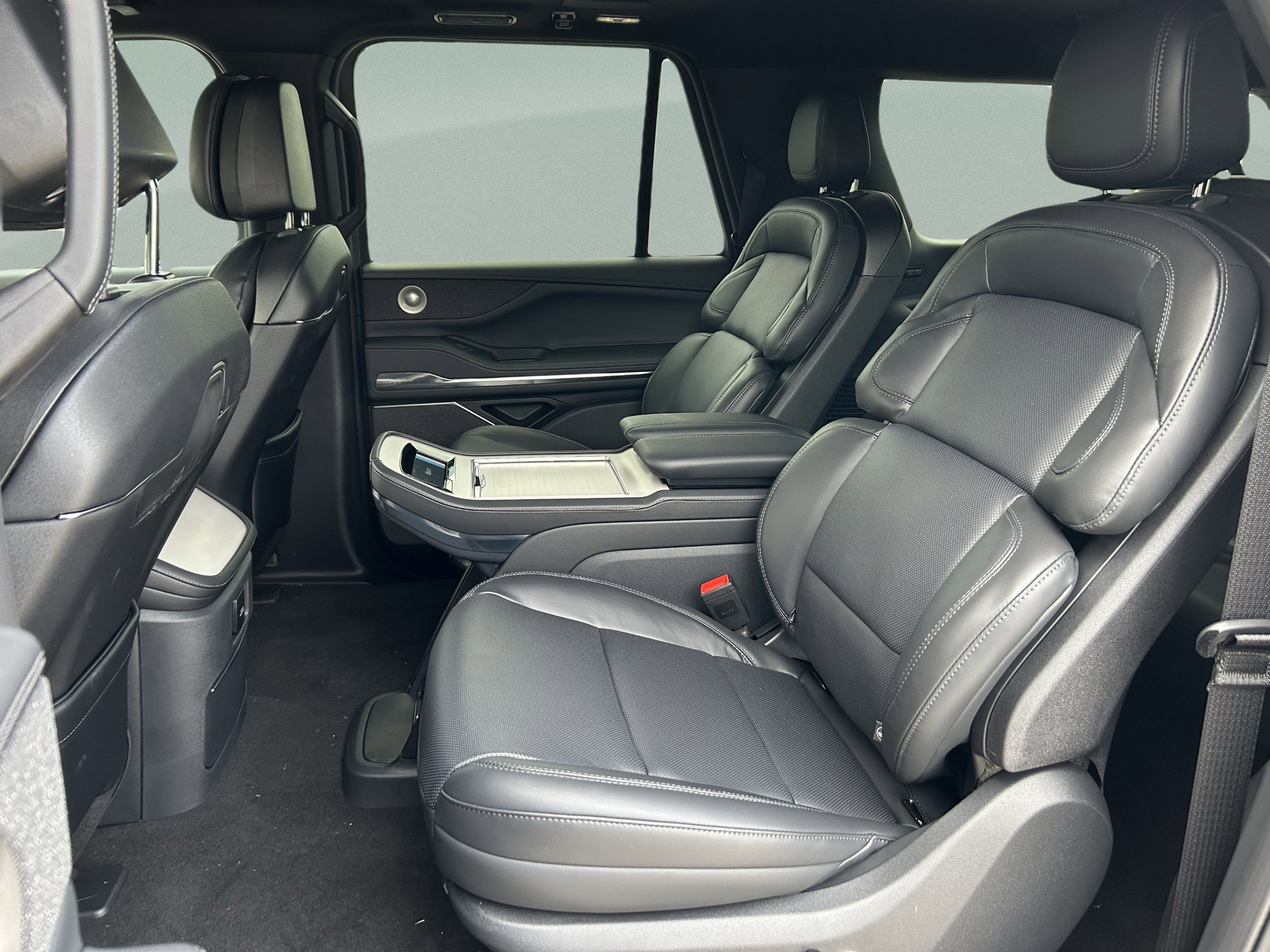 New 2025 Lincoln Navigator L Reserve w/ Jet Appearance Package AWD/4WD image 23