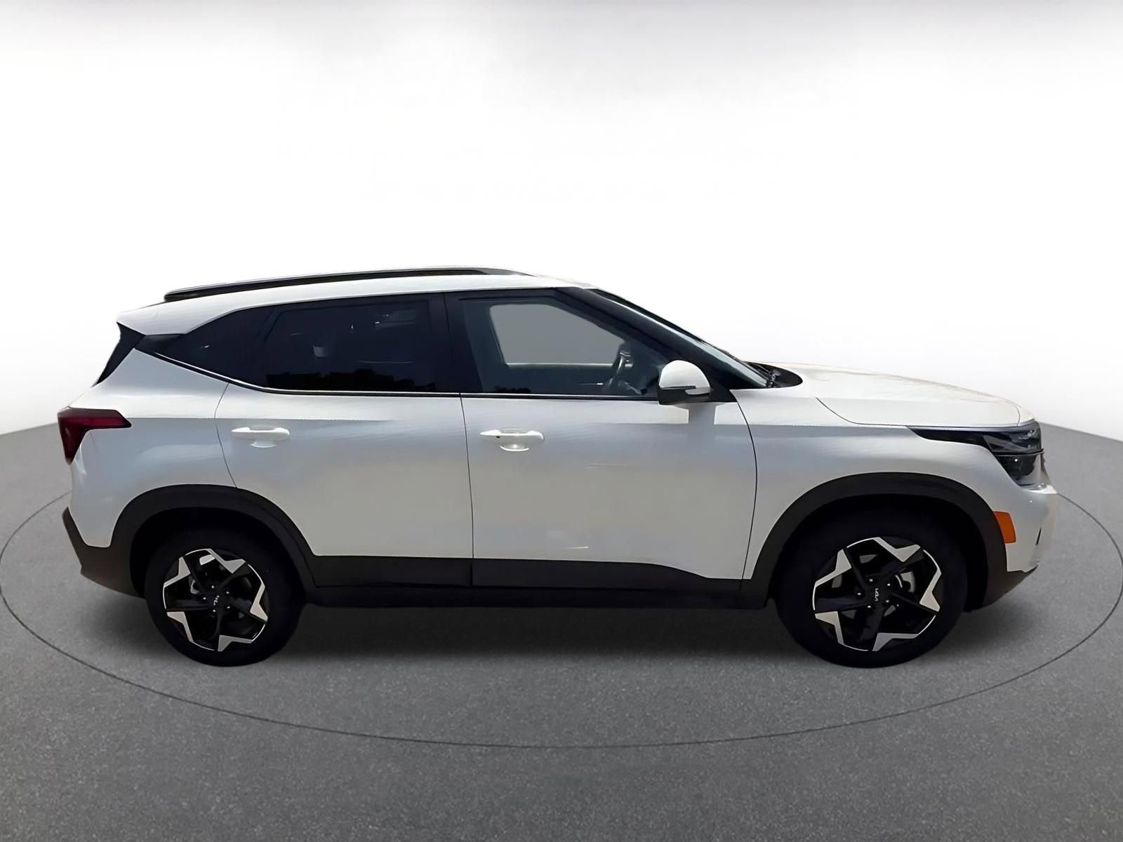 Used 2025 Kia Seltos S FWD image 16