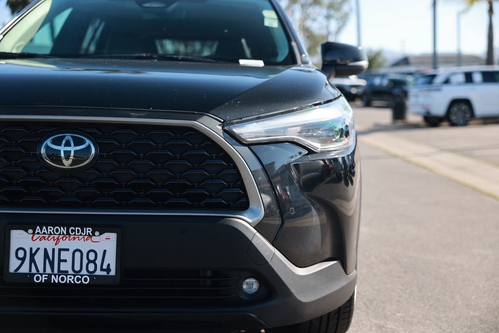 Used 2024 Toyota Corolla Cross XLE w/ Convenience Package image 5