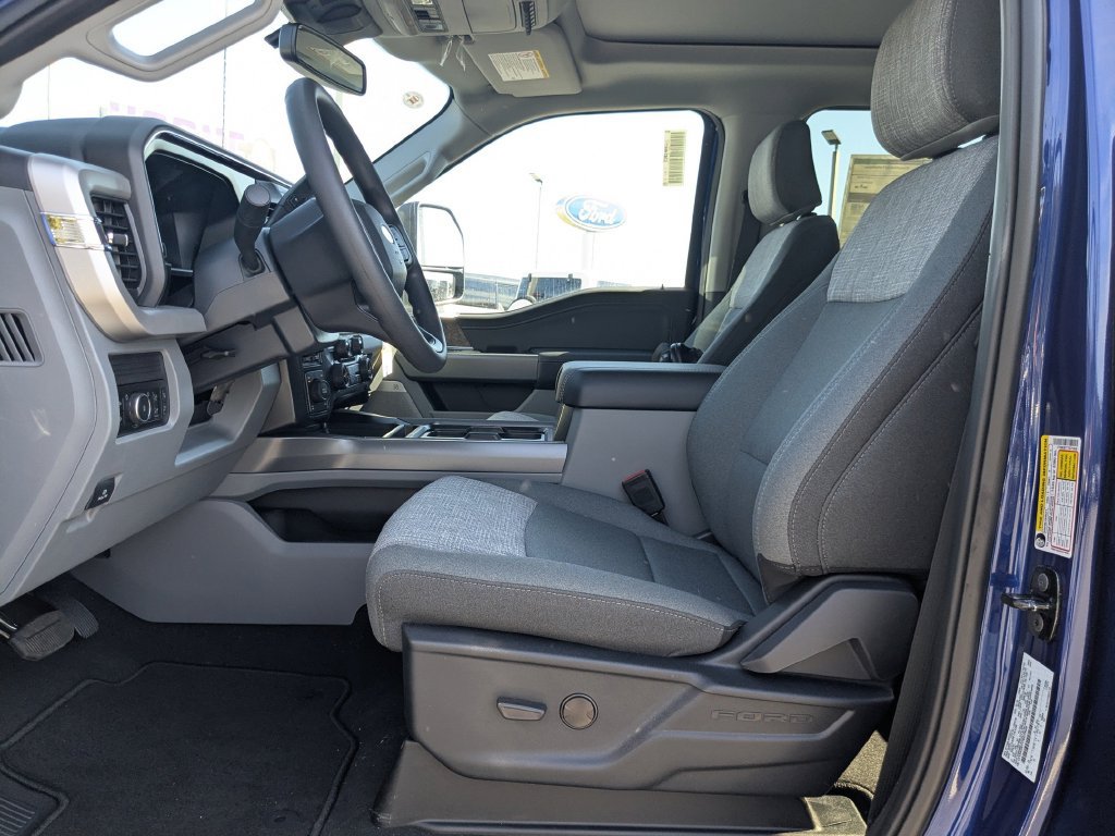 New 2026 Ford F250 XLT w/ XLT Premium Package AWD/4WD image 11