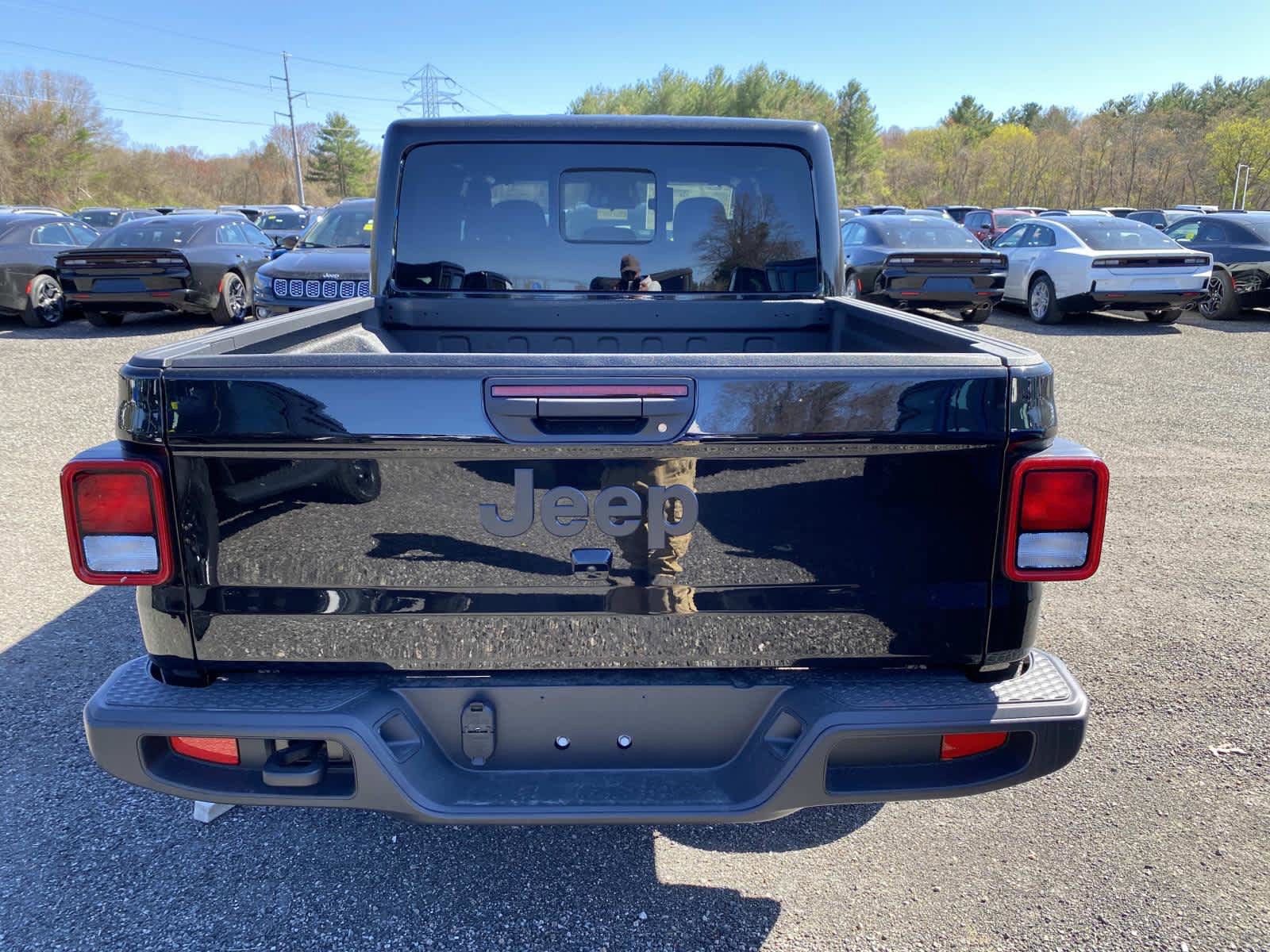 New 2026 Jeep Gladiator Sport AWD/4WD image 4