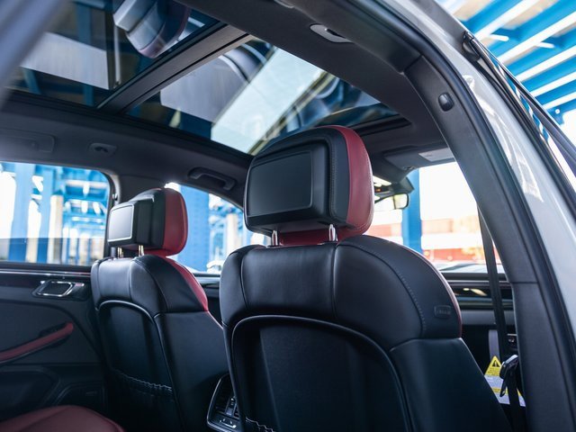 New 2026 Porsche Macan image 40