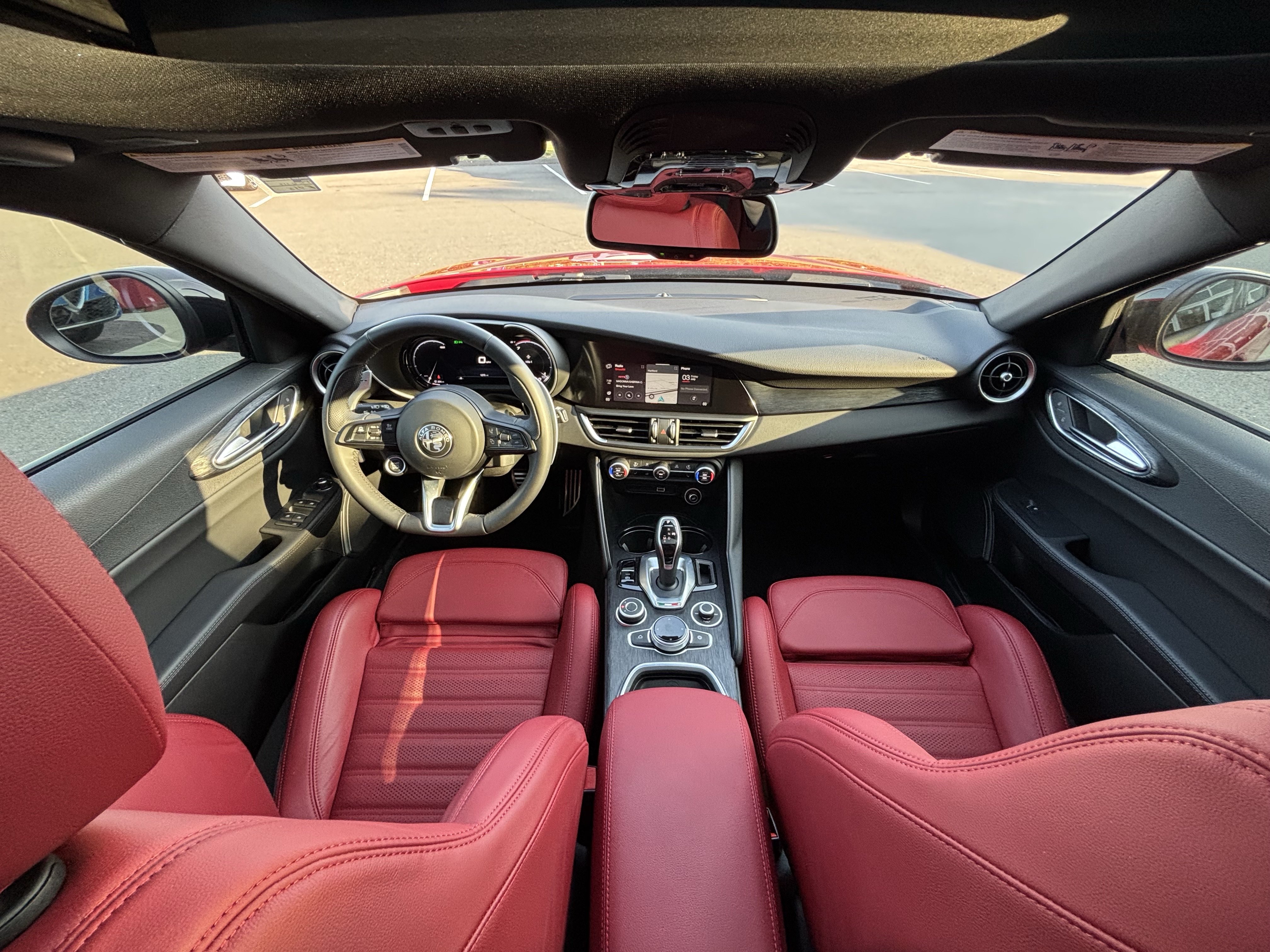 Certified 2024 Alfa Romeo Giulia Sprint RWD image 2