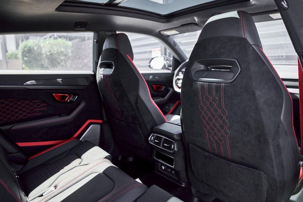 Used 2024 Lamborghini Urus Performante AWD/4WD image 50