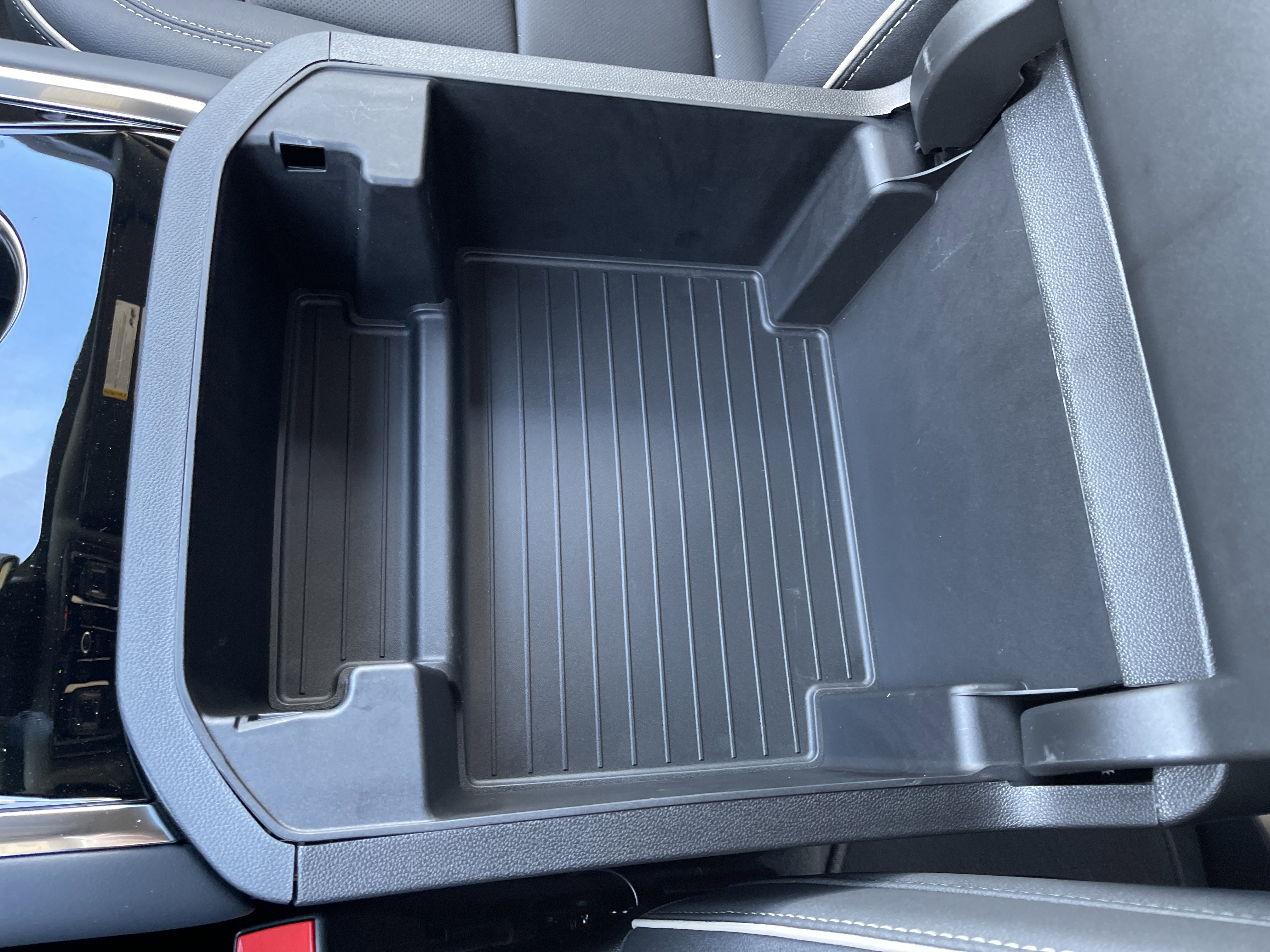 New 2026 Chevrolet Suburban Premier image 32