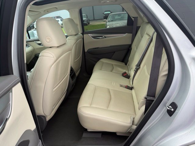 Used 2017 Cadillac XT5 Luxury w/ Driver Awareness Package FWD image 23