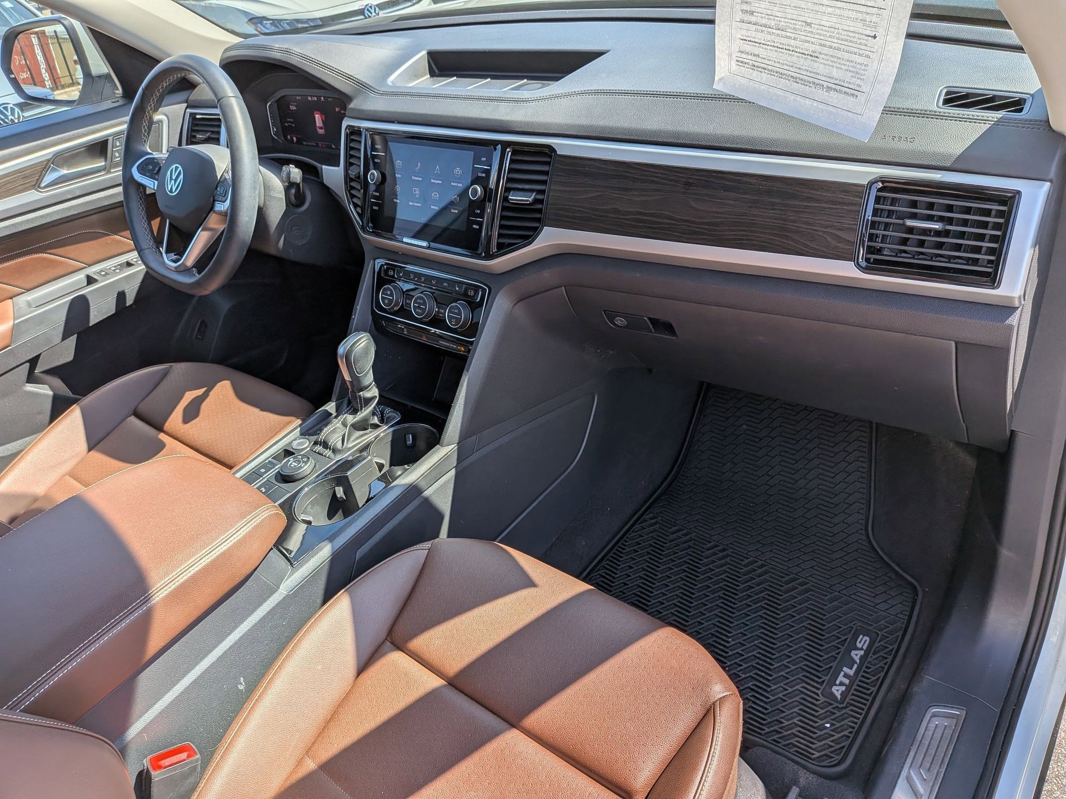 Used 2023 Volkswagen Atlas SE w/ Panoramic Sunroof Package AWD/4WD image 39