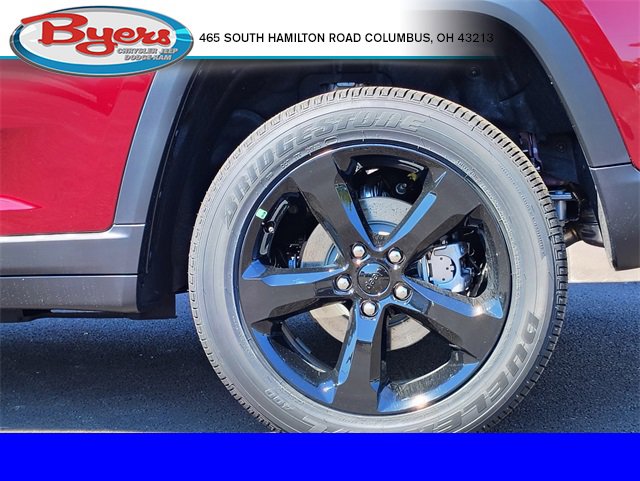 New 2025 Jeep Grand Cherokee Altitude image 6