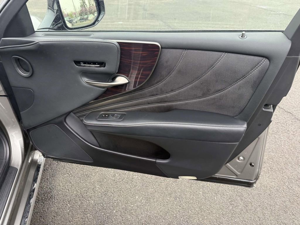 Used 2020 Lexus LS 500 AWD w/ Interior Upgrade Package image 15