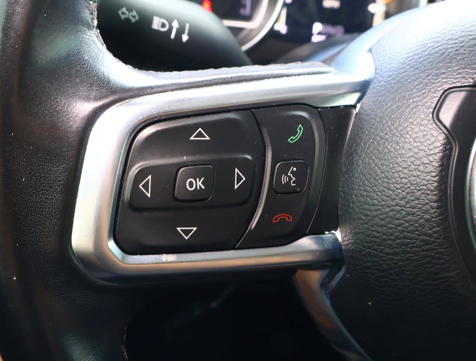 Used 2020 Jeep Wrangler Unlimited Sahara image 24